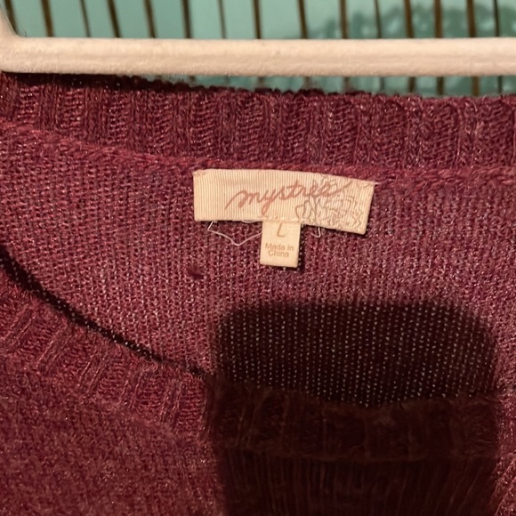 Burgundy flutter sweater - Picture 2 of 6